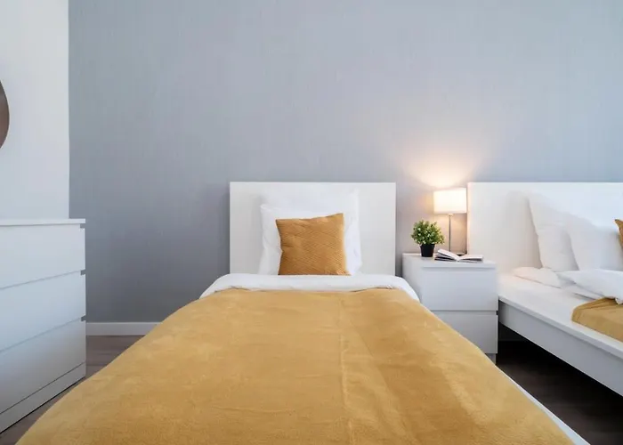 Large Apartment At Perfect Central Location