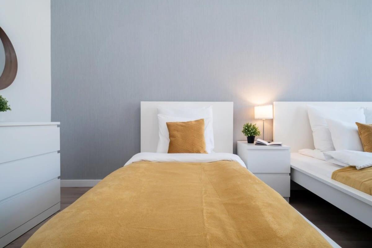 Large At Perfect Location Appartamento Budapest